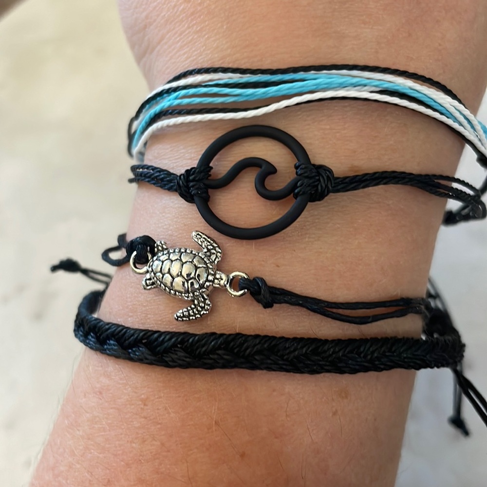 Black bracelet set